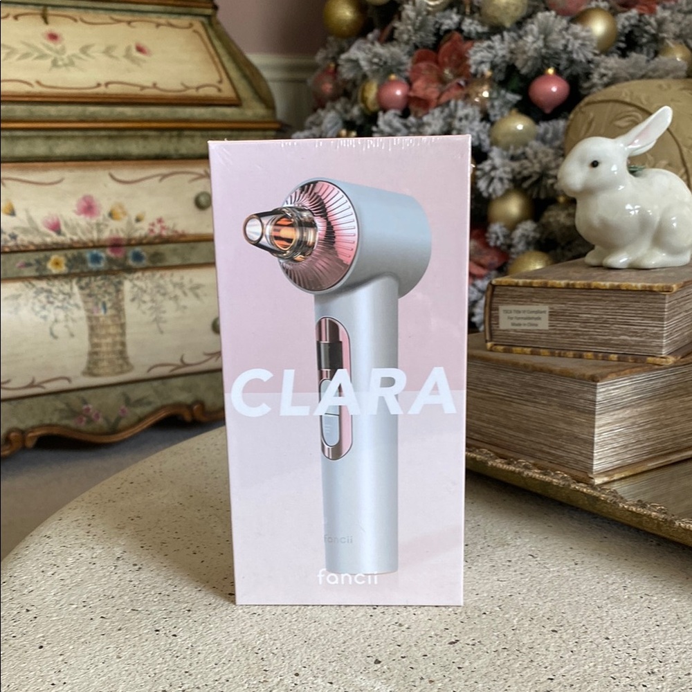 BRAND NEW Fancii Clara Facial Cleansing Device